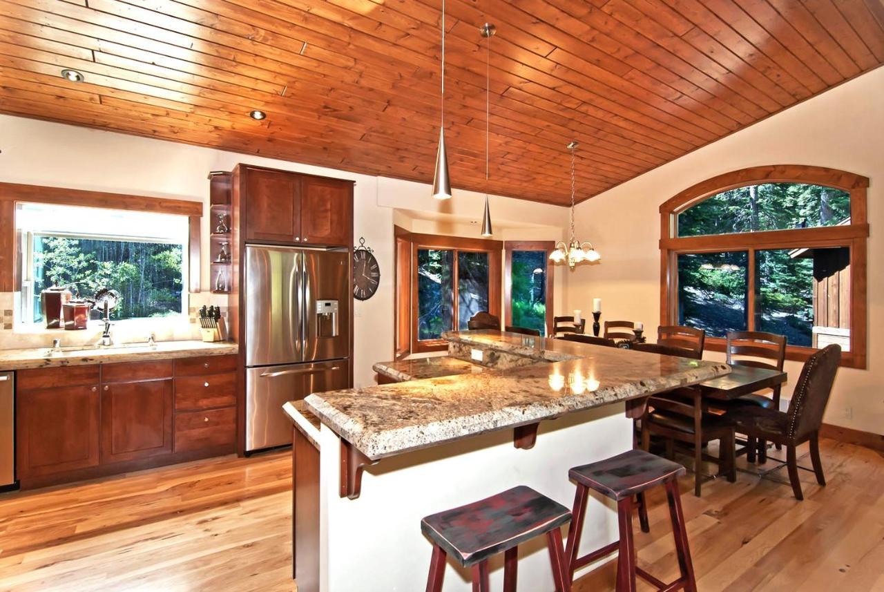 Rooney Ridge - Luxury 2600 Sq Ft, Cozy Fireplace, Family Room, Ping Pong Table! Carnelian Bay Exterior photo